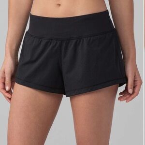 Lululemon Final Lap Short 2.5” - Size 6